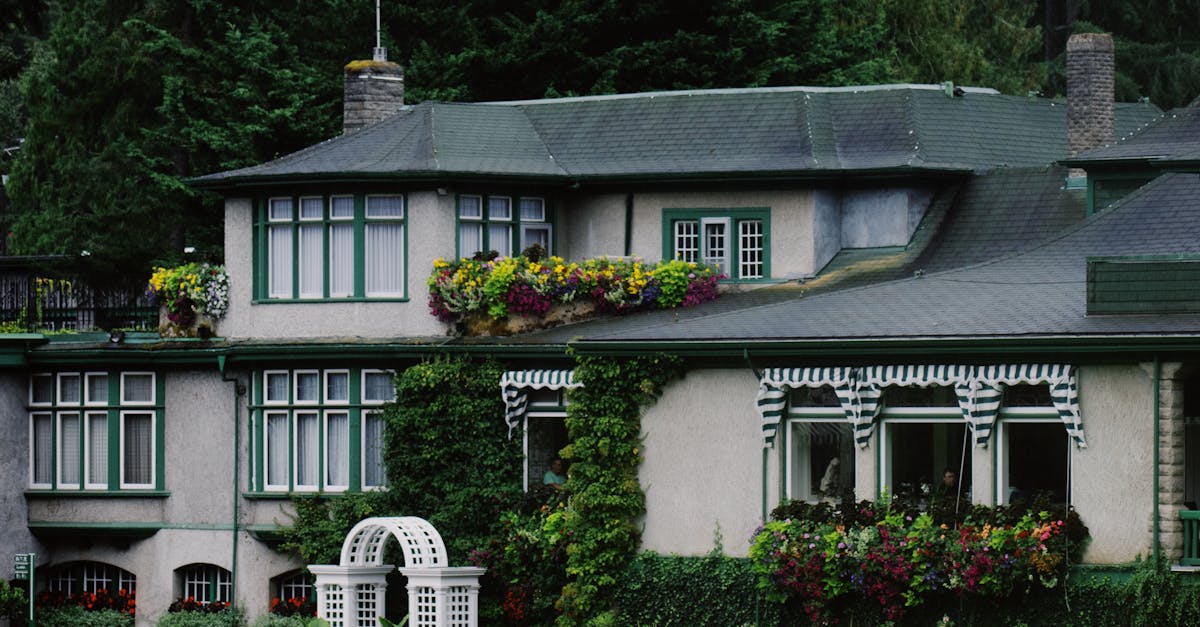 Integrating Biodiversity into Commercial Green Roofs